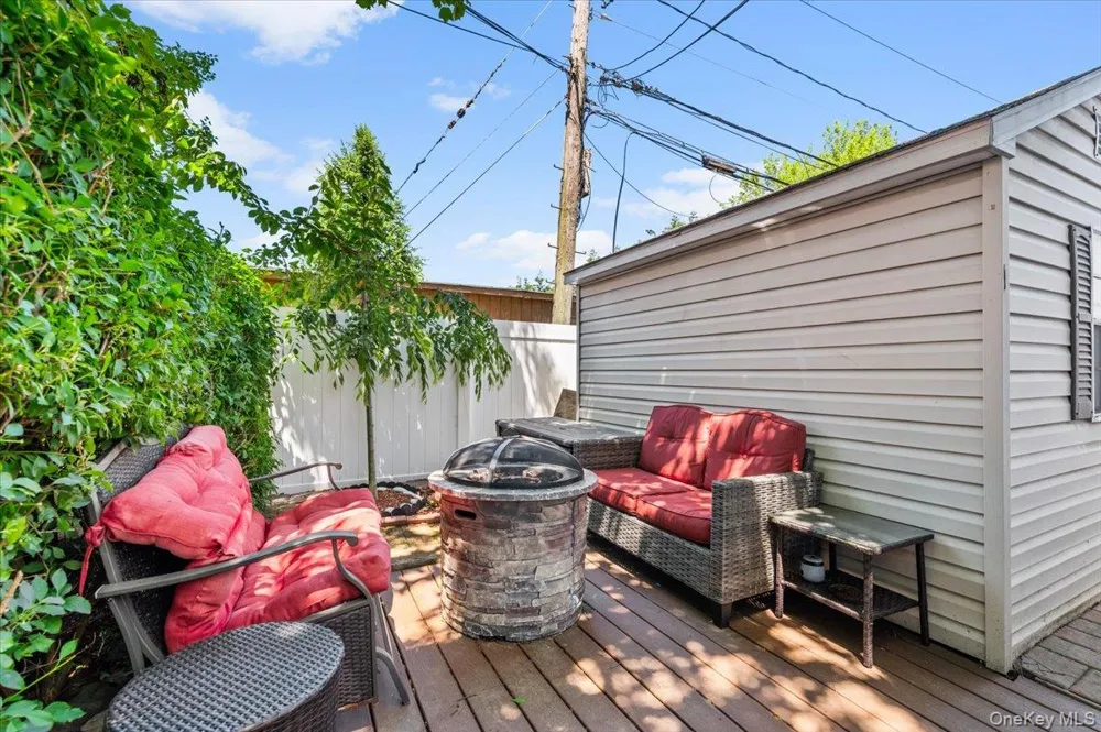 323 E Walnut Street Long Beach, NY 11561