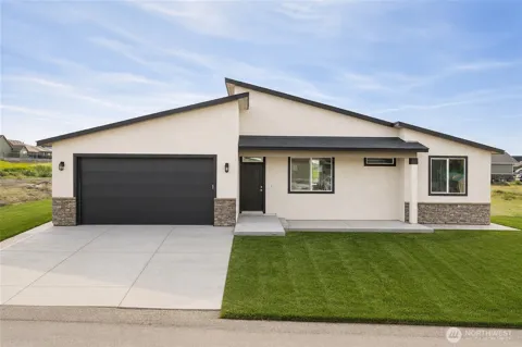 6739 SE Club House Drive