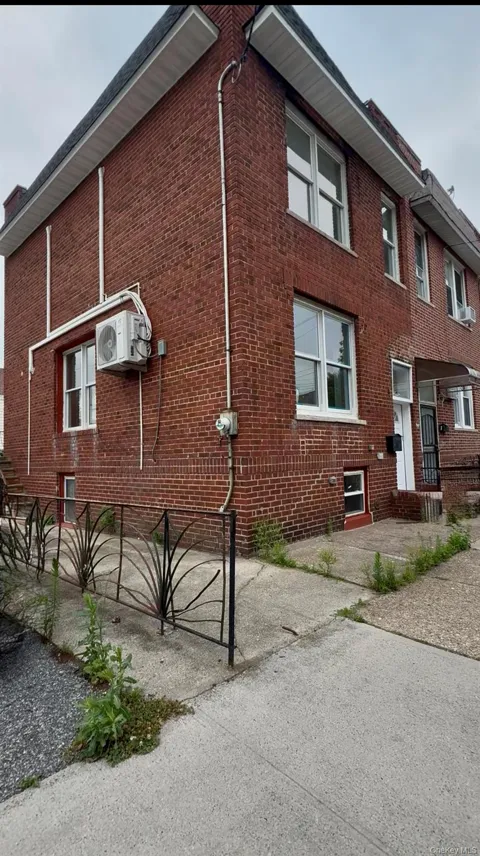 629 E 89th Street