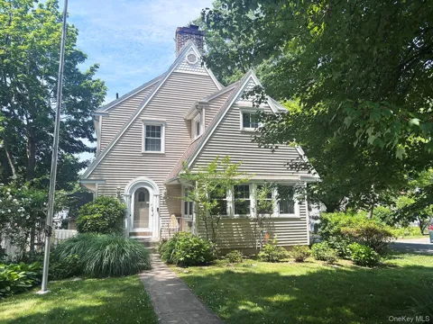 53 Ogden Avenue