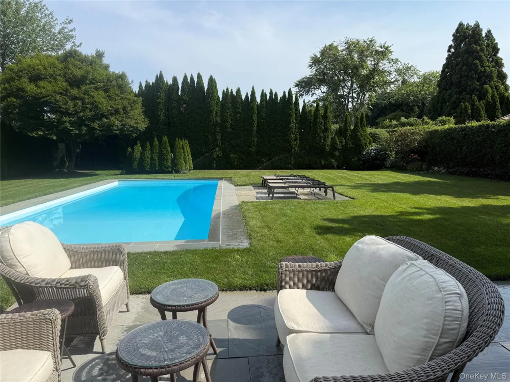 45 Cooper Street Southampton, NY 11968