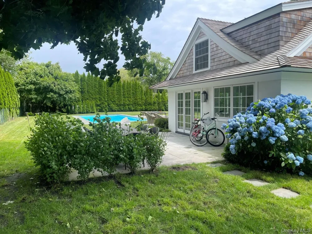45 Cooper Street Southampton, NY 11968