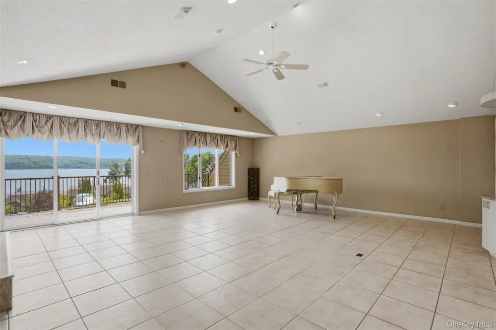 62 Riverview Mary Powell Port Ewen, NY 12429