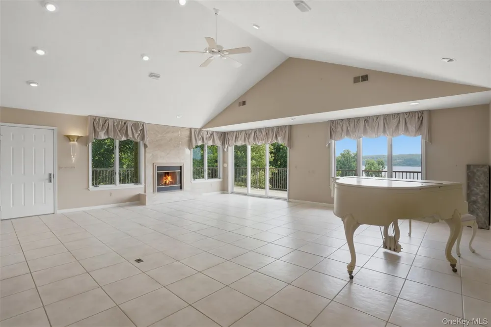62 Riverview Mary Powell Port Ewen, NY 12429