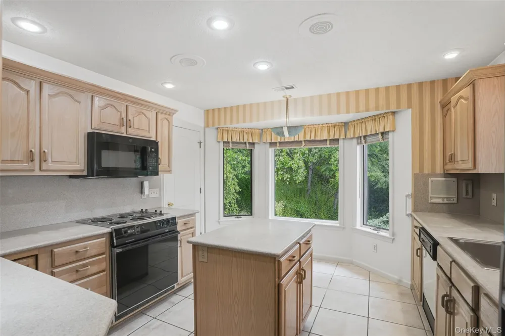62 Riverview Mary Powell Port Ewen, NY 12429