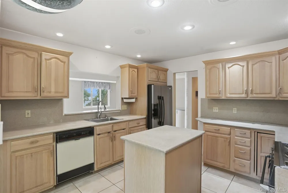 62 Riverview Mary Powell Port Ewen, NY 12429
