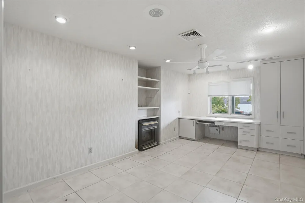 62 Riverview Mary Powell Port Ewen, NY 12429