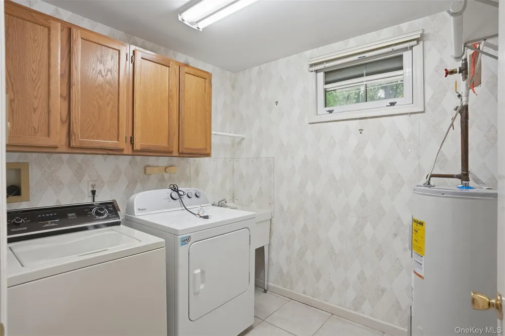 62 Riverview Mary Powell Port Ewen, NY 12429