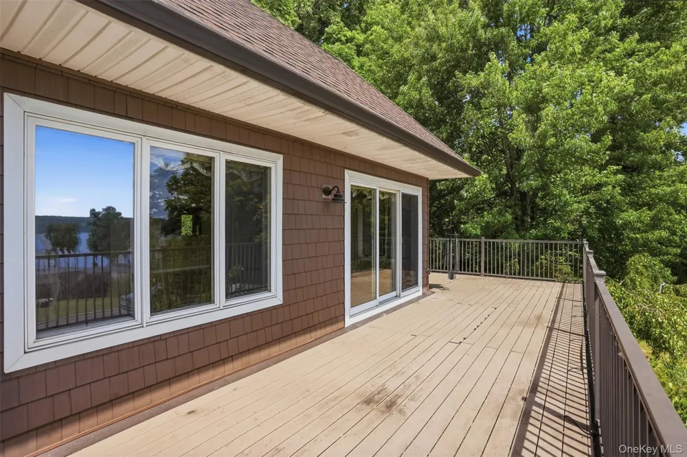 62 Riverview Mary Powell Port Ewen, NY 12429