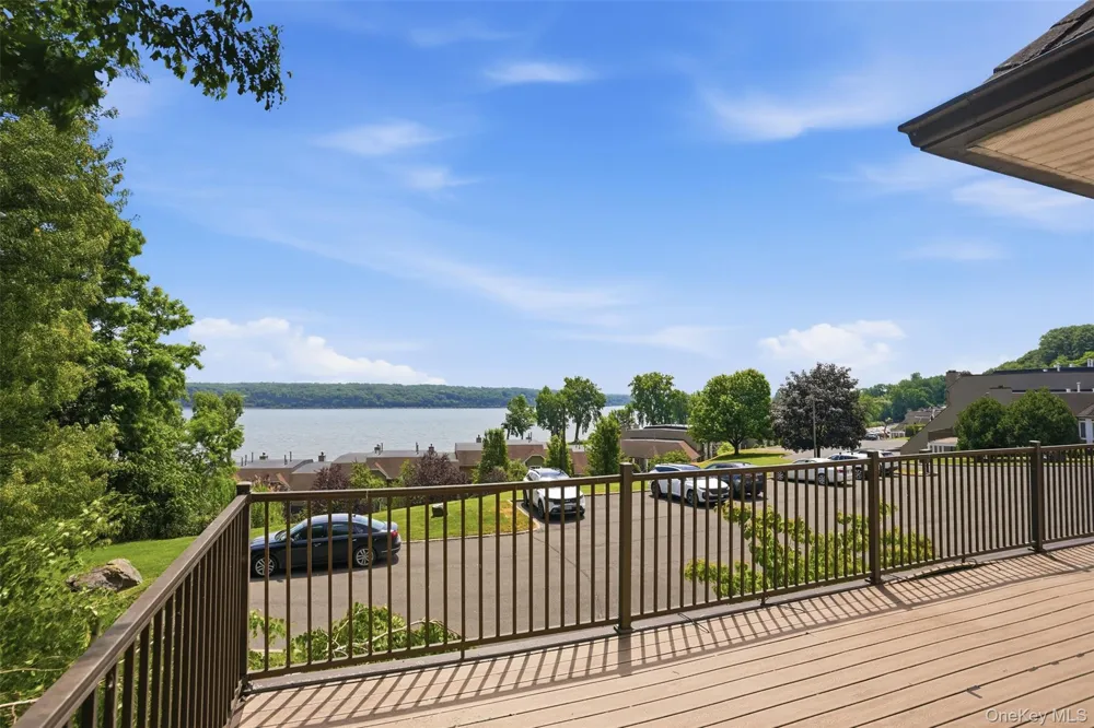 62 Riverview Mary Powell Port Ewen, NY 12429