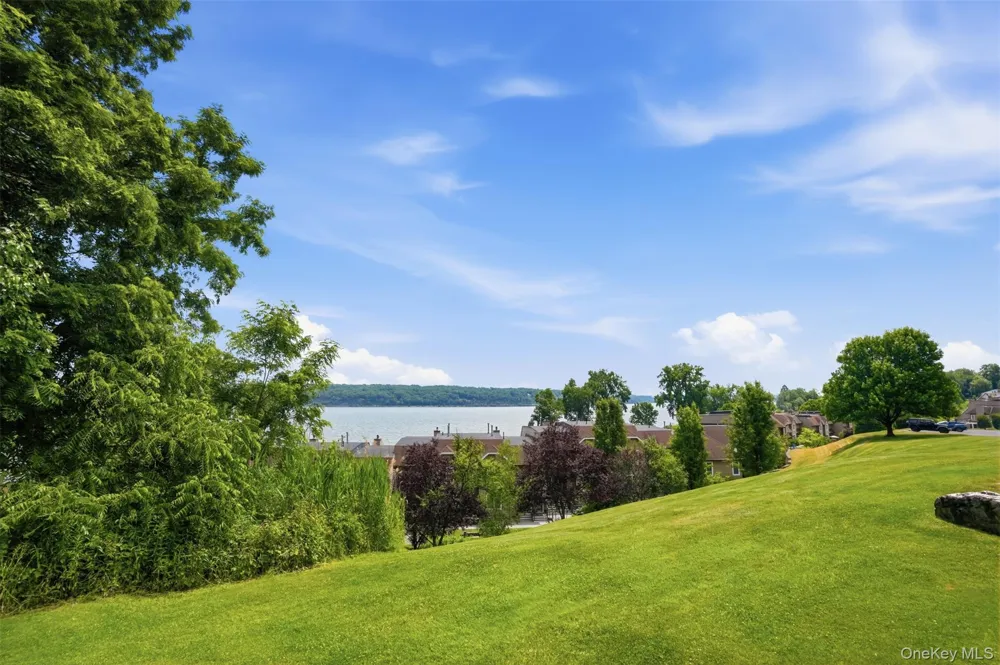 62 Riverview Mary Powell Port Ewen, NY 12429