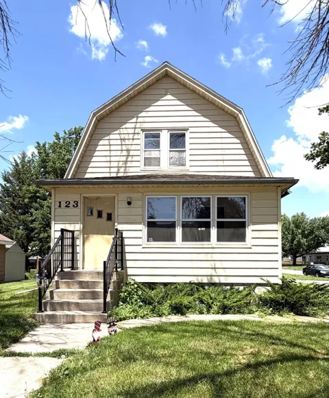 123 E 12th Street
