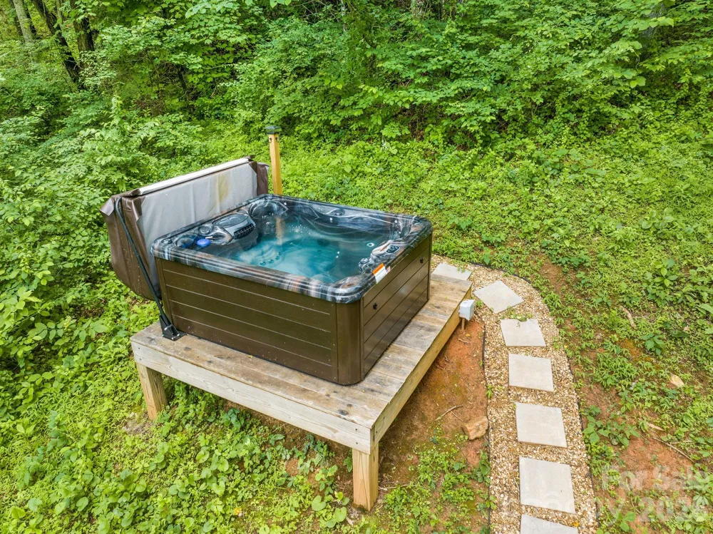 2504 Upper Paw Paw Road Marshall, NC 28753