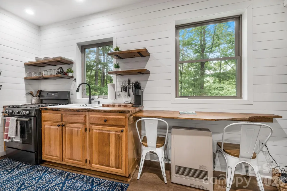 2504 Upper Paw Paw Road Marshall, NC 28753