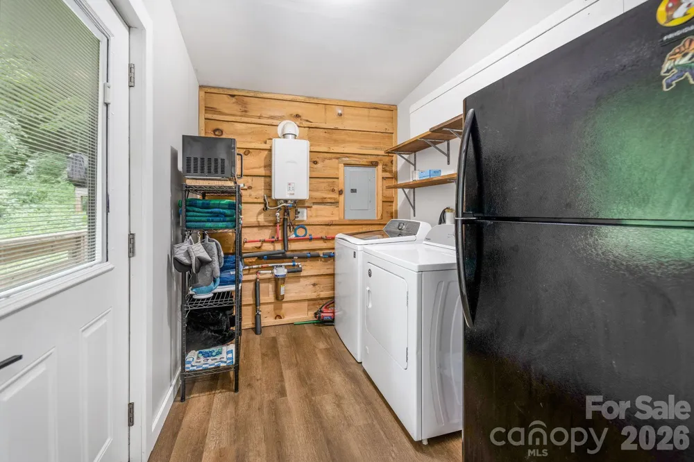 2504 Upper Paw Paw Road Marshall, NC 28753