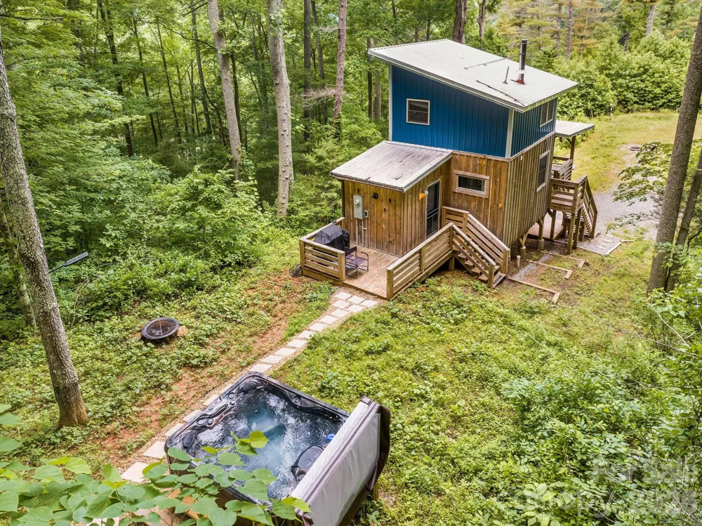 2504 Upper Paw Paw Road Marshall, NC 28753