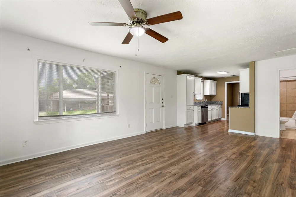 103 New Street Lone Oak, TX 75453
