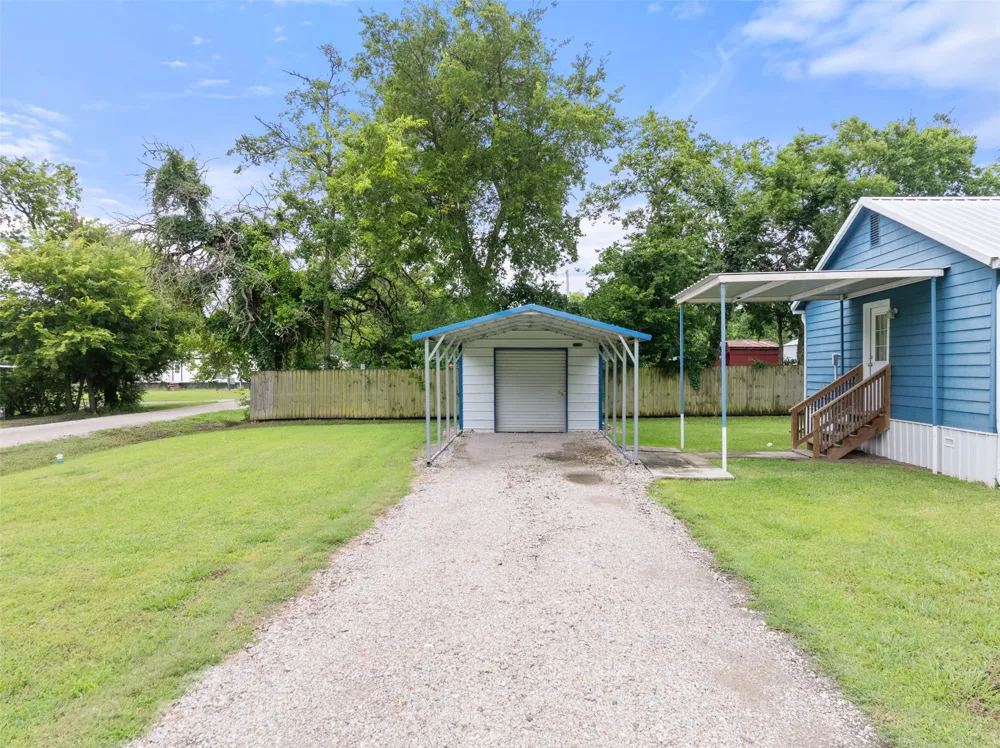 103 New Street Lone Oak, TX 75453