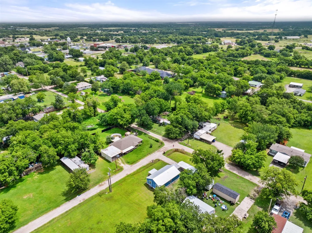 103 New Street Lone Oak, TX 75453