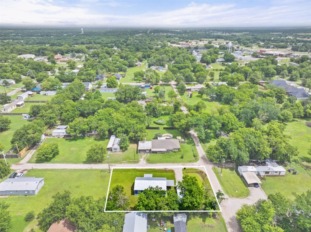 103 New Street Lone Oak, TX 75453