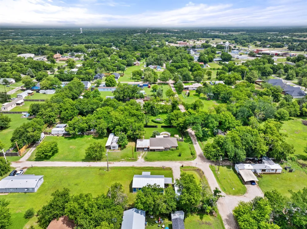 103 New Street Lone Oak, TX 75453