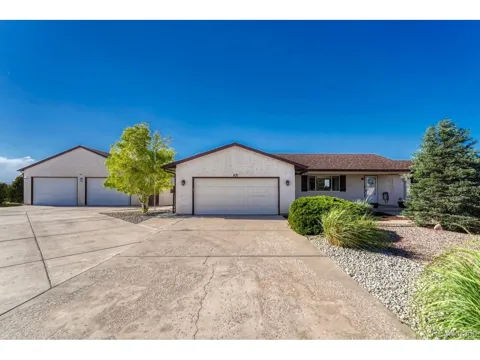 831 E Paseo Dorado Drive