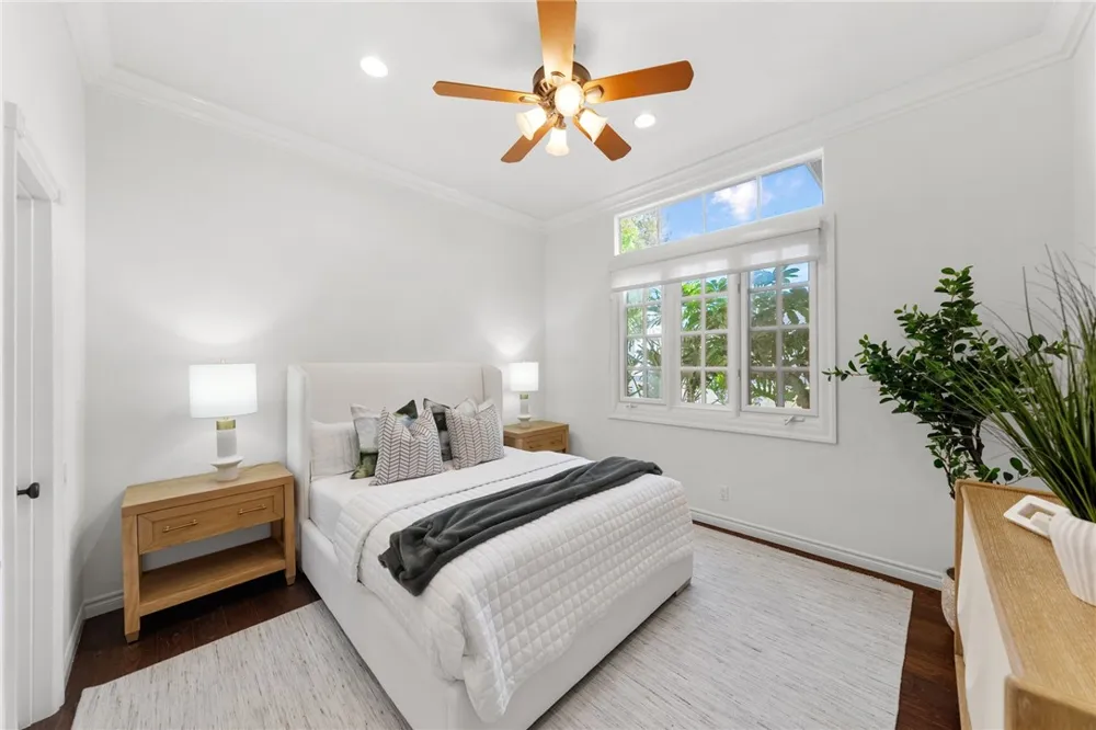 3600 5th Corona del Mar, CA 92625
