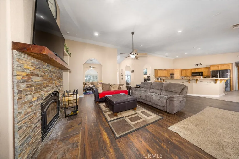 11671 Desert View Pinon Hills, CA 92372