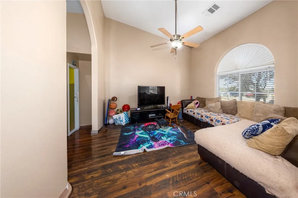 11671 Desert View Pinon Hills, CA 92372