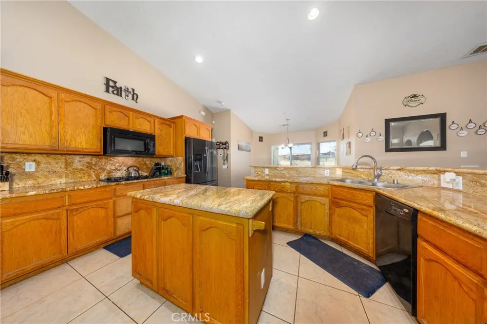 11671 Desert View Pinon Hills, CA 92372