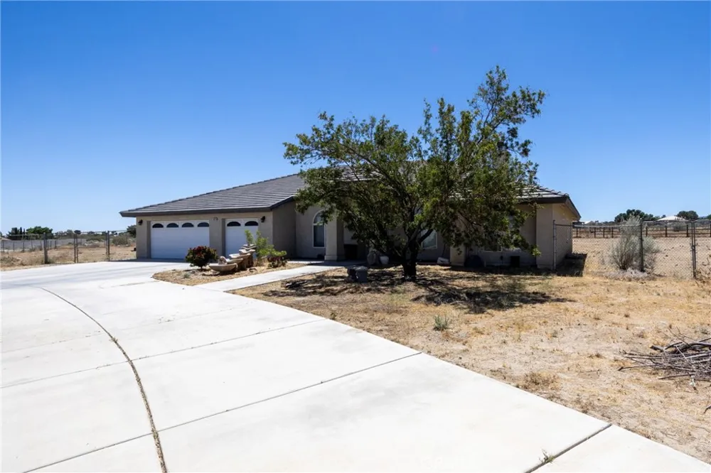 11671 Desert View Pinon Hills, CA 92372