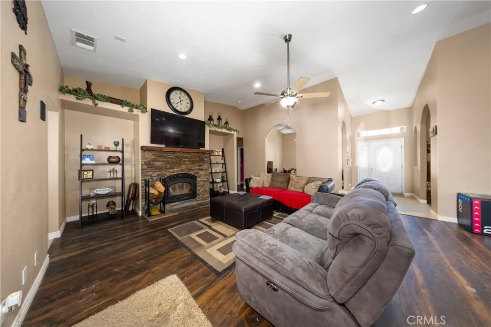 11671 Desert View Pinon Hills, CA 92372