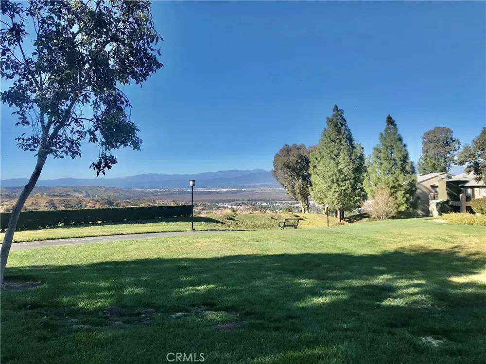 2612 Avenida Del Vista #203 Corona, CA 92882