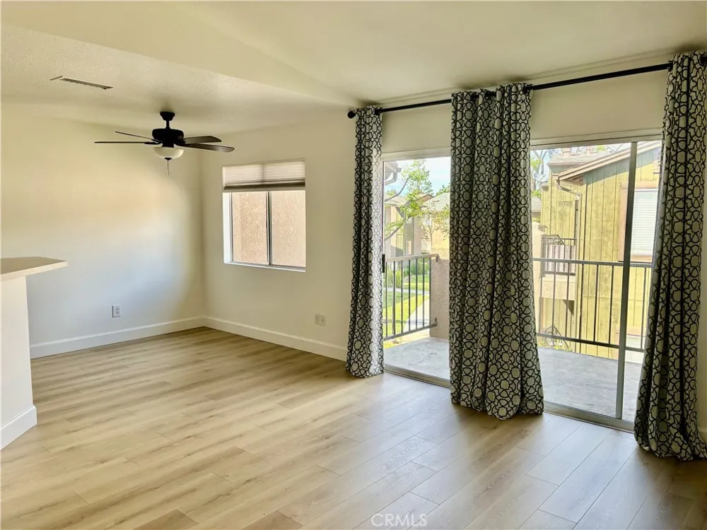 2612 Avenida Del Vista #203 Corona, CA 92882