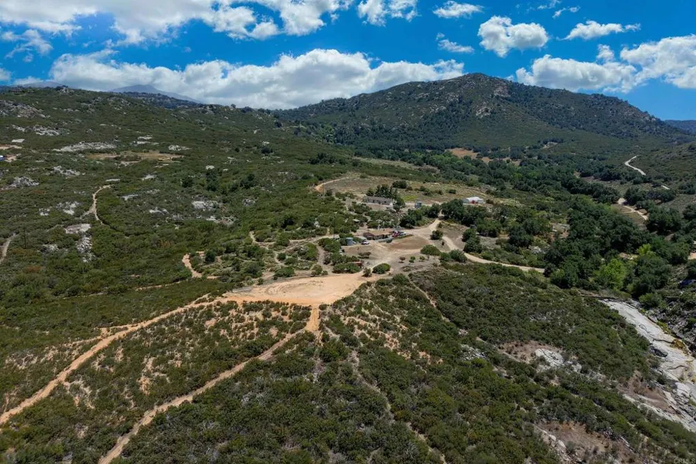 27824 Golden Eagle Road Ramona, CA 92065