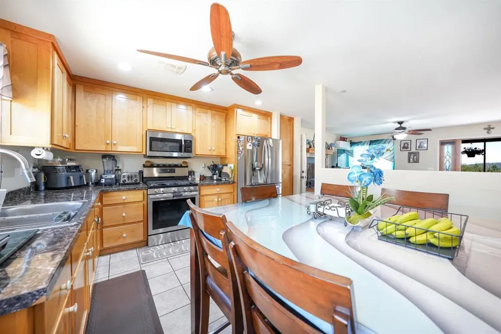 27824 Golden Eagle Road Ramona, CA 92065