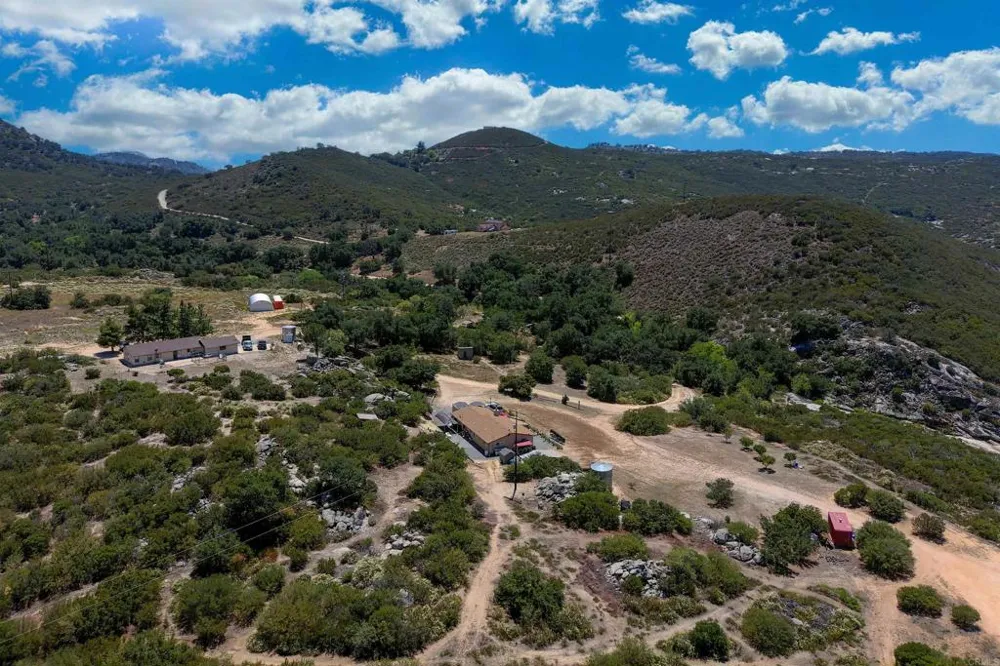 27824 Golden Eagle Road Ramona, CA 92065
