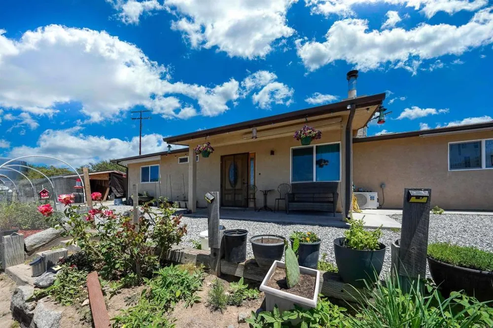 27824 Golden Eagle Road Ramona, CA 92065
