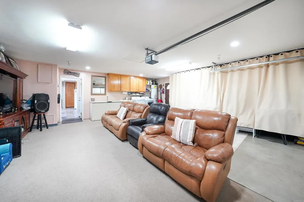 27824 Golden Eagle Road Ramona, CA 92065