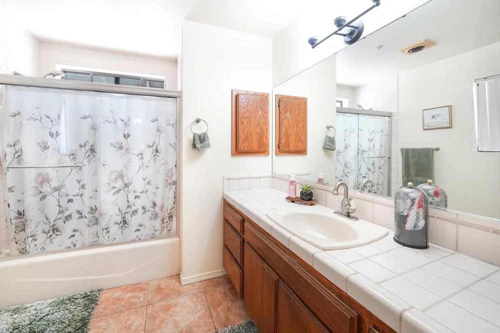 27820 Golden Eagle Road Ramona, CA 92065
