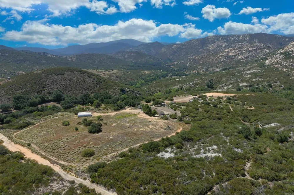 27820 Golden Eagle Road Ramona, CA 92065