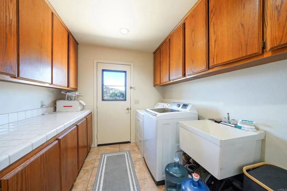 27820 Golden Eagle Road Ramona, CA 92065