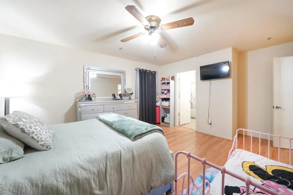 27820 Golden Eagle Road Ramona, CA 92065
