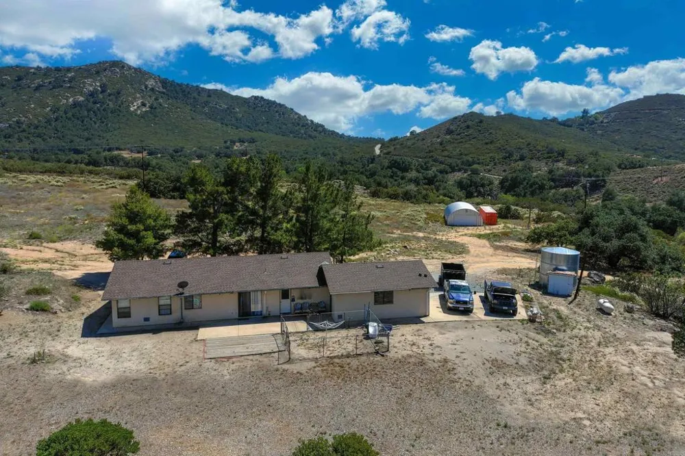27820 Golden Eagle Road Ramona, CA 92065
