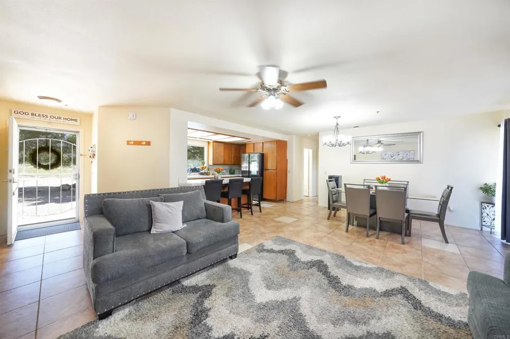 27820 Golden Eagle Road Ramona, CA 92065