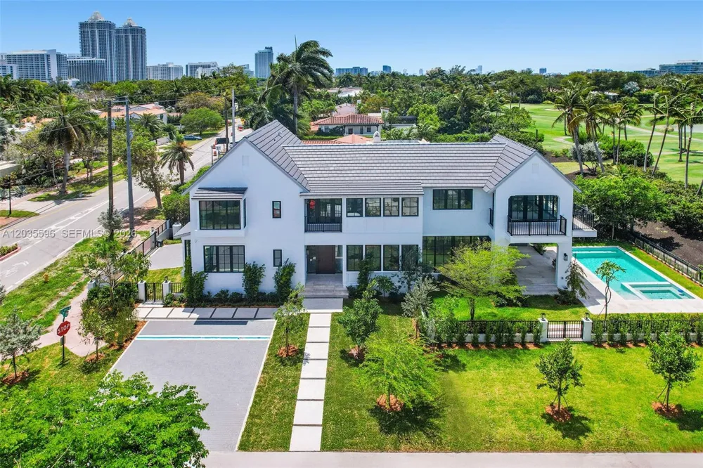 5262 La Gorce Dr Miami Beach, FL 33140