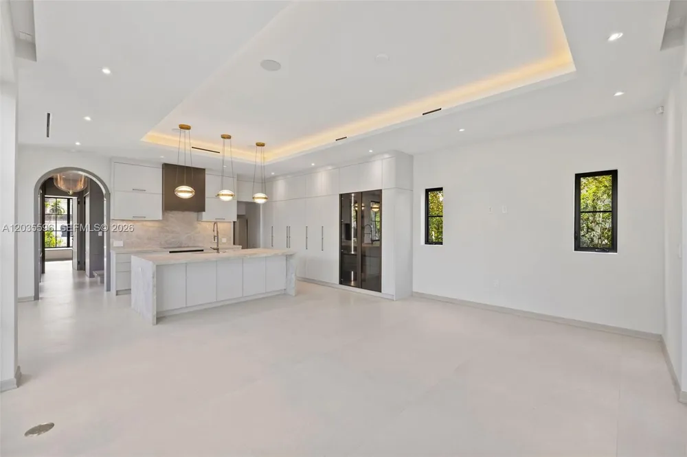 5262 La Gorce Dr Miami Beach, FL 33140