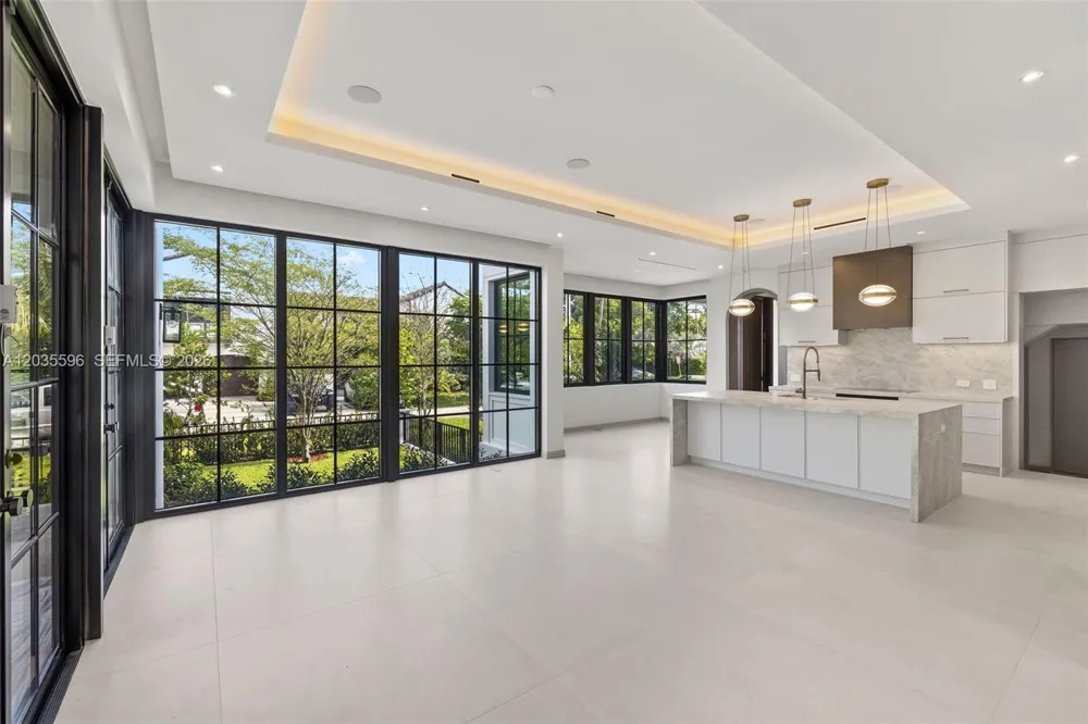 5262 La Gorce Dr Miami Beach, FL 33140