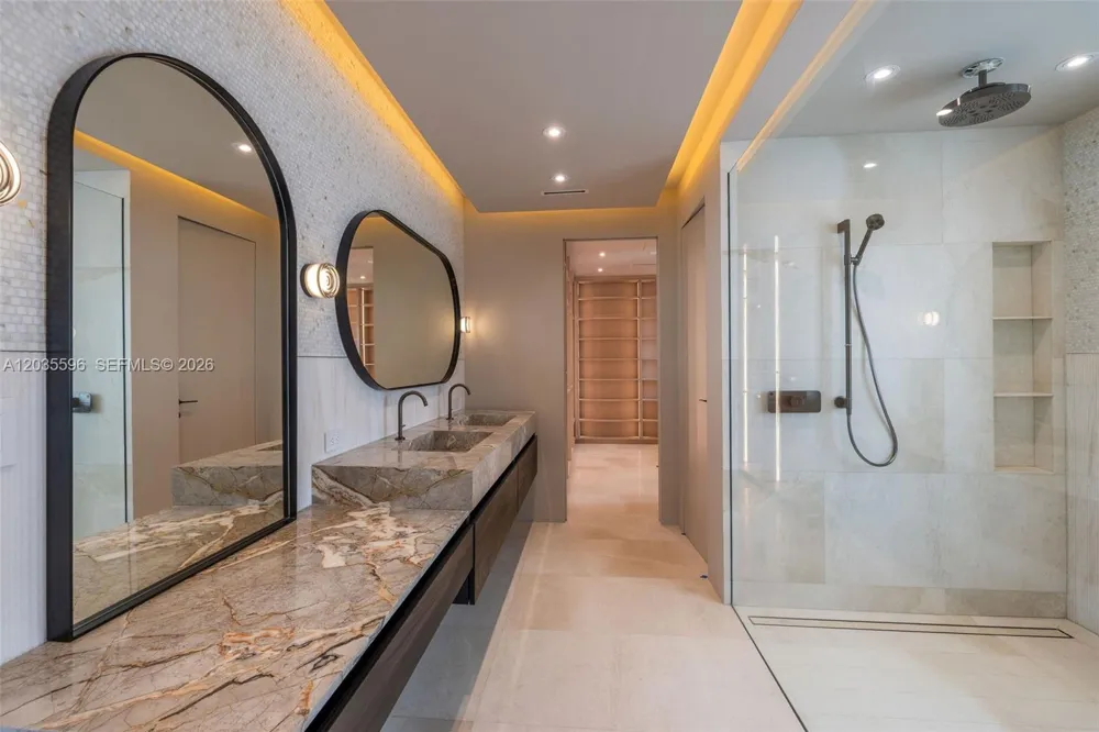 5262 La Gorce Dr Miami Beach, FL 33140