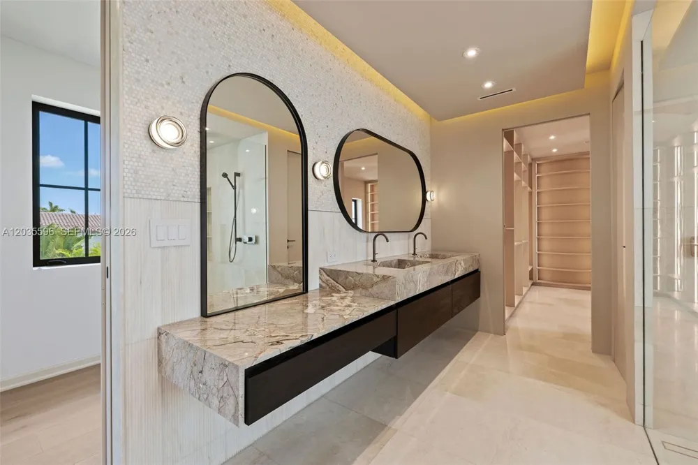 5262 La Gorce Dr Miami Beach, FL 33140